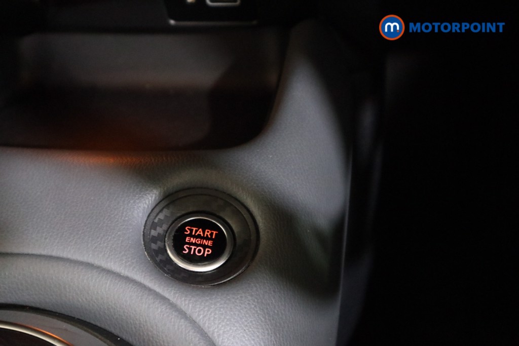 Nissan Juke Tekna Automatic Petrol SUV - Stock Number (1617324) - 8th supplementary image