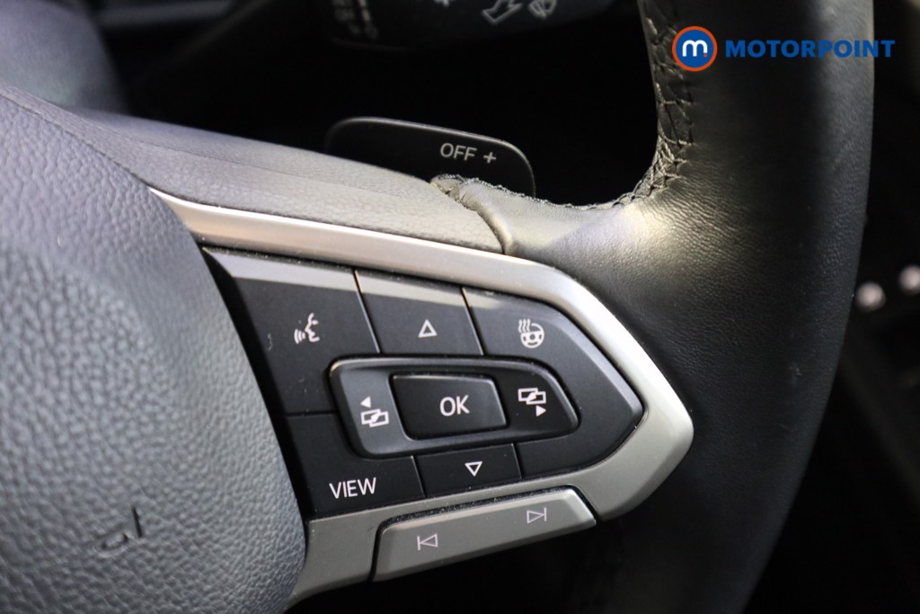 Volkswagen Golf Style Automatic Diesel Hatchback - Stock Number (1618379) - 4th supplementary image