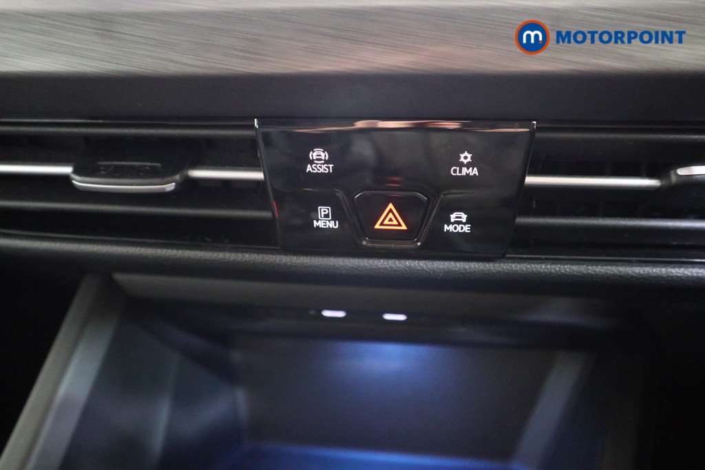 Volkswagen Golf Style Automatic Diesel Hatchback - Stock Number (1618379) - 7th supplementary image