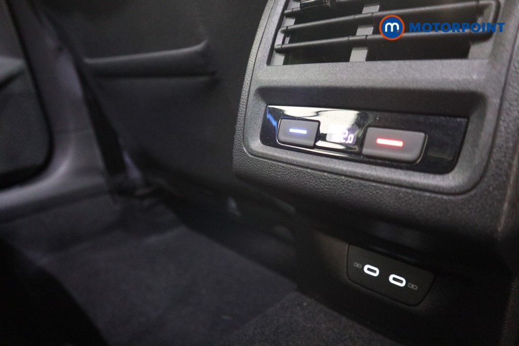 Volkswagen Golf Style Automatic Diesel Hatchback - Stock Number (1618379) - 19th supplementary image