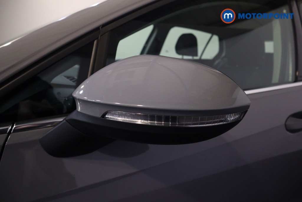 Volkswagen Golf Style Automatic Diesel Hatchback - Stock Number (1618379) - 32nd supplementary image