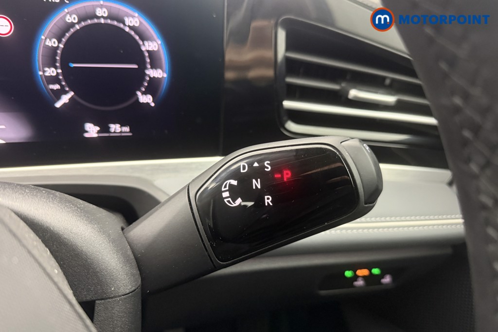 Volkswagen Passat Life Automatic Petrol Plug-In Hybrid Estate - Stock Number (1618579) - 9th supplementary image