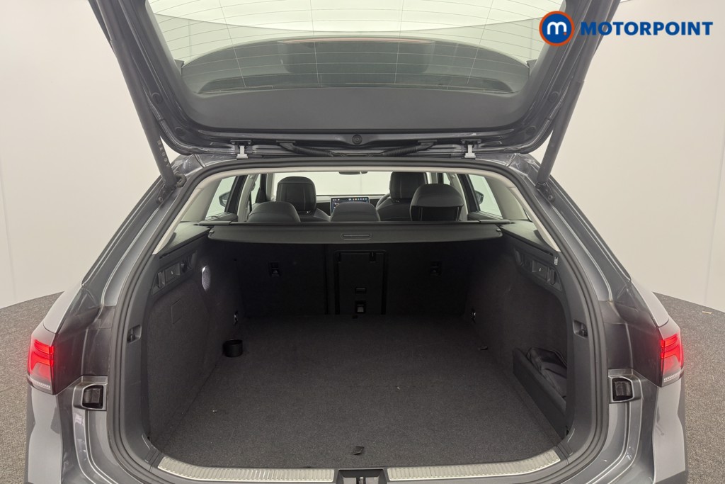 Volkswagen Passat Life Automatic Petrol Plug-In Hybrid Estate - Stock Number (1618579) - 14th supplementary image