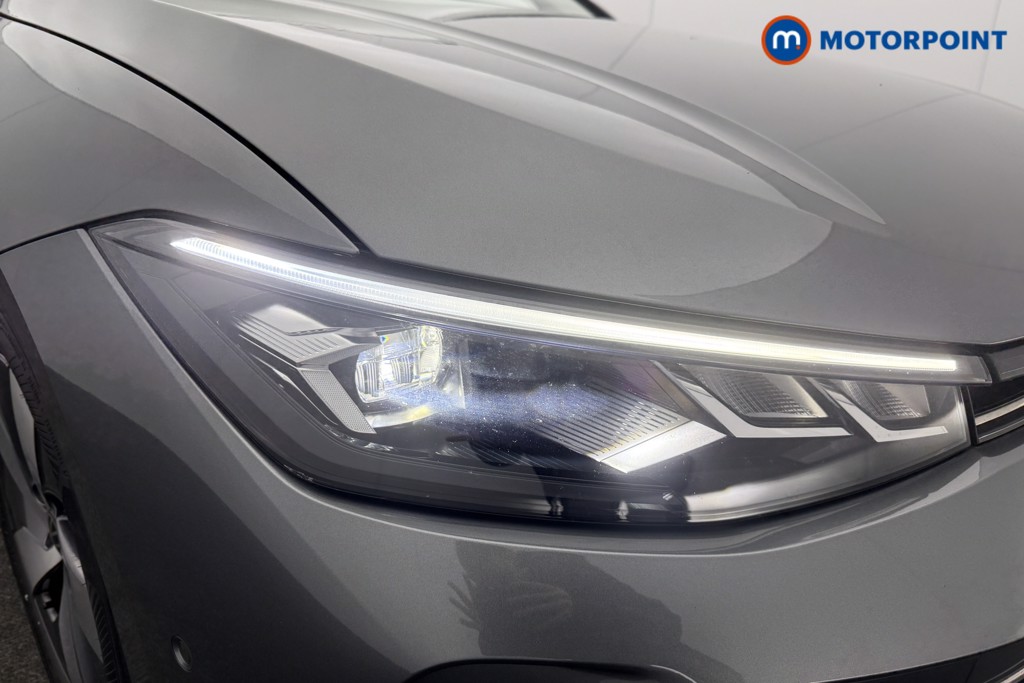 Volkswagen Passat Life Automatic Petrol Plug-In Hybrid Estate - Stock Number (1618579) - 15th supplementary image