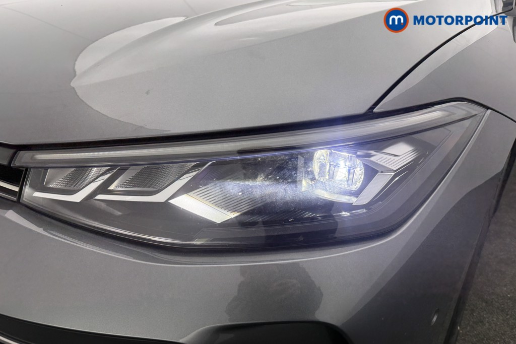 Volkswagen Passat Life Automatic Petrol Plug-In Hybrid Estate - Stock Number (1618579) - 16th supplementary image