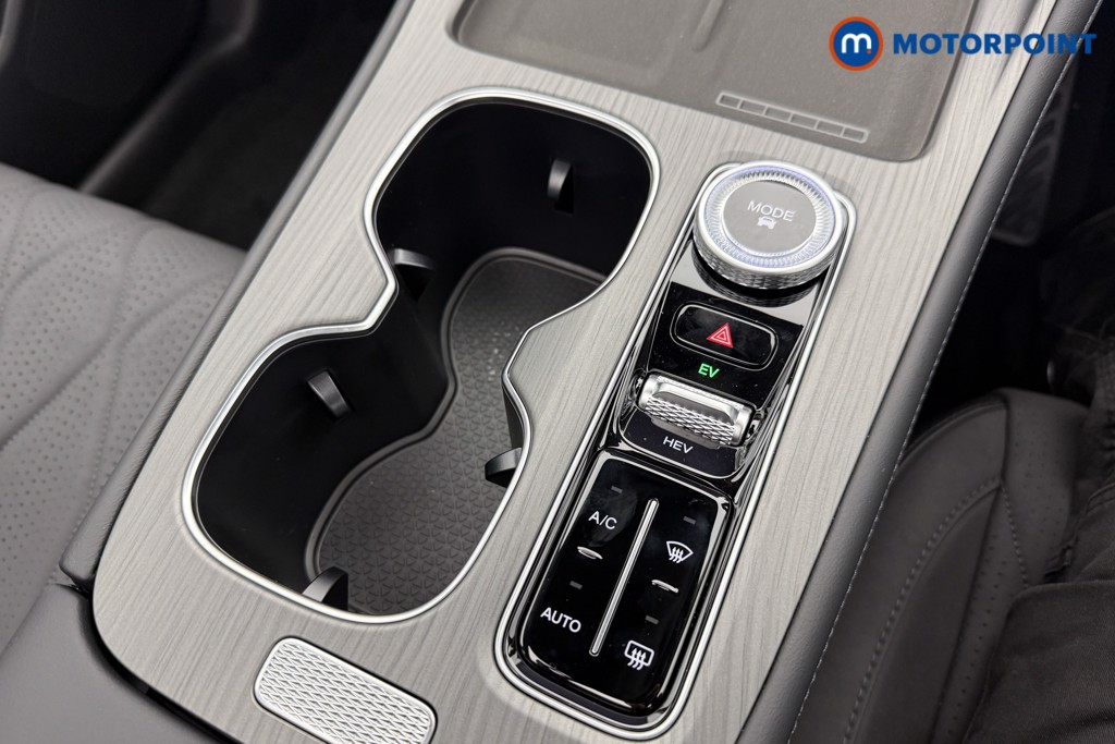 Chery Tiggo 8 Summit Automatic Petrol Plug-In Hybrid SUV - Stock Number (1619416) - 5th supplementary image