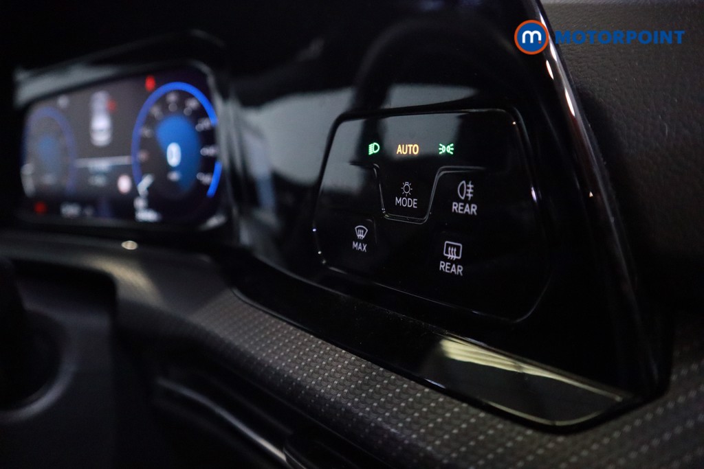 Volkswagen Golf R-Line Manual Petrol Hatchback - Stock Number (1619540) - 4th supplementary image