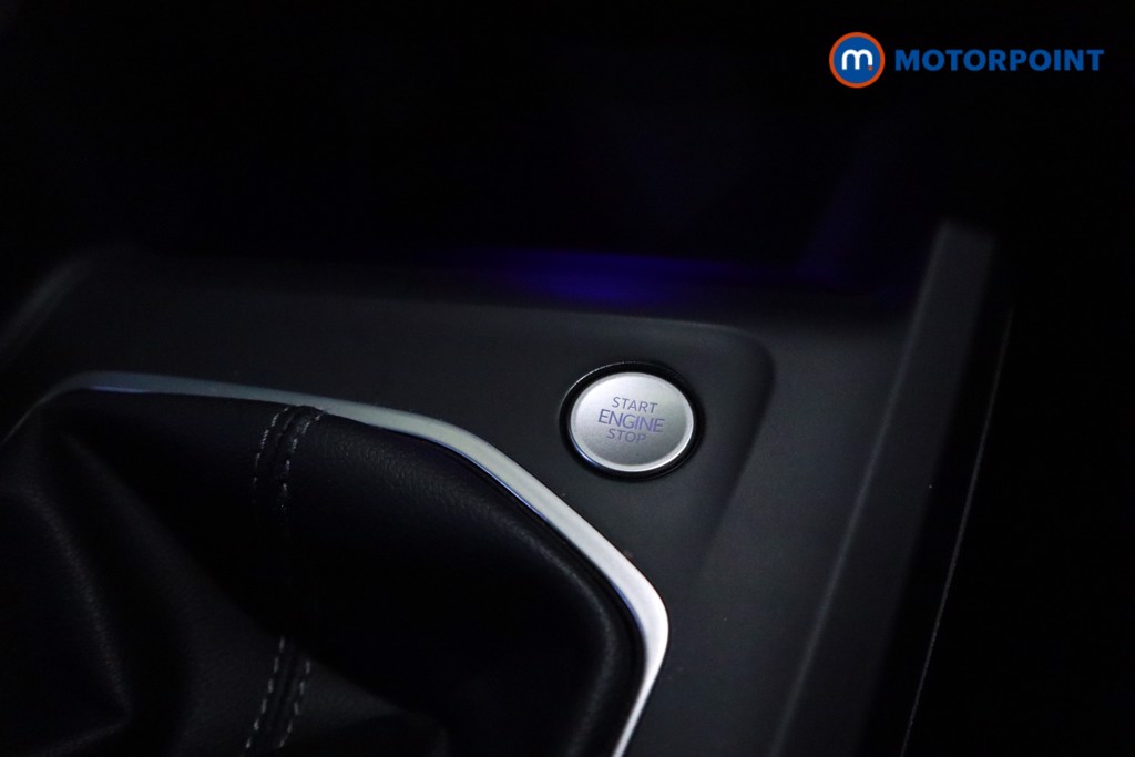 Volkswagen Golf R-Line Manual Petrol Hatchback - Stock Number (1619540) - 20th supplementary image