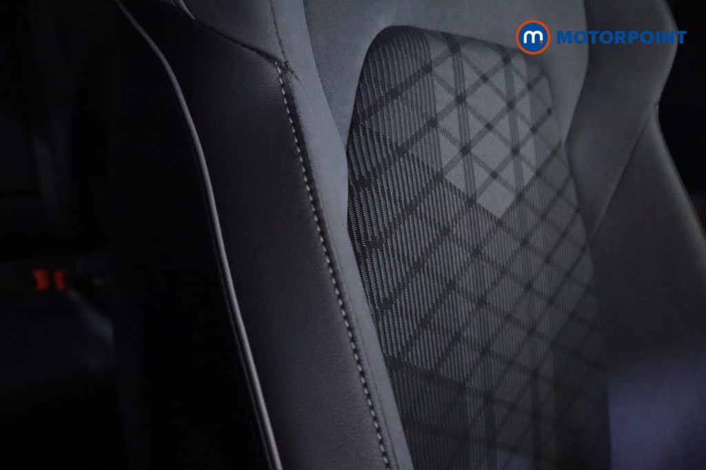 Volkswagen Golf R-Line Manual Petrol Hatchback - Stock Number (1619540) - 24th supplementary image