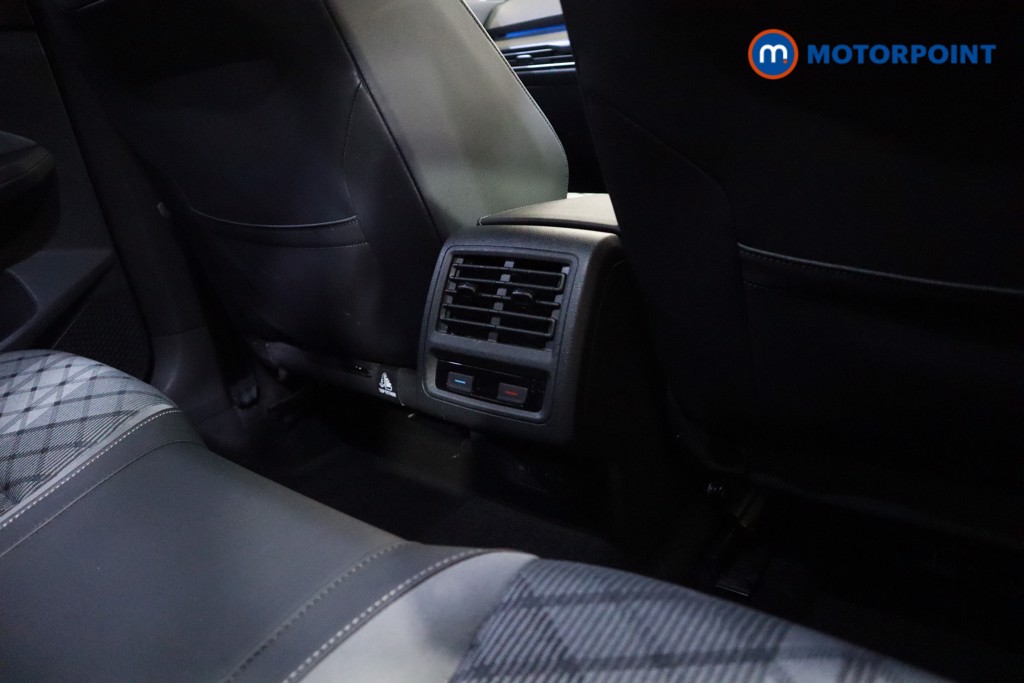 Volkswagen Golf R-Line Manual Petrol Hatchback - Stock Number (1619540) - 32nd supplementary image