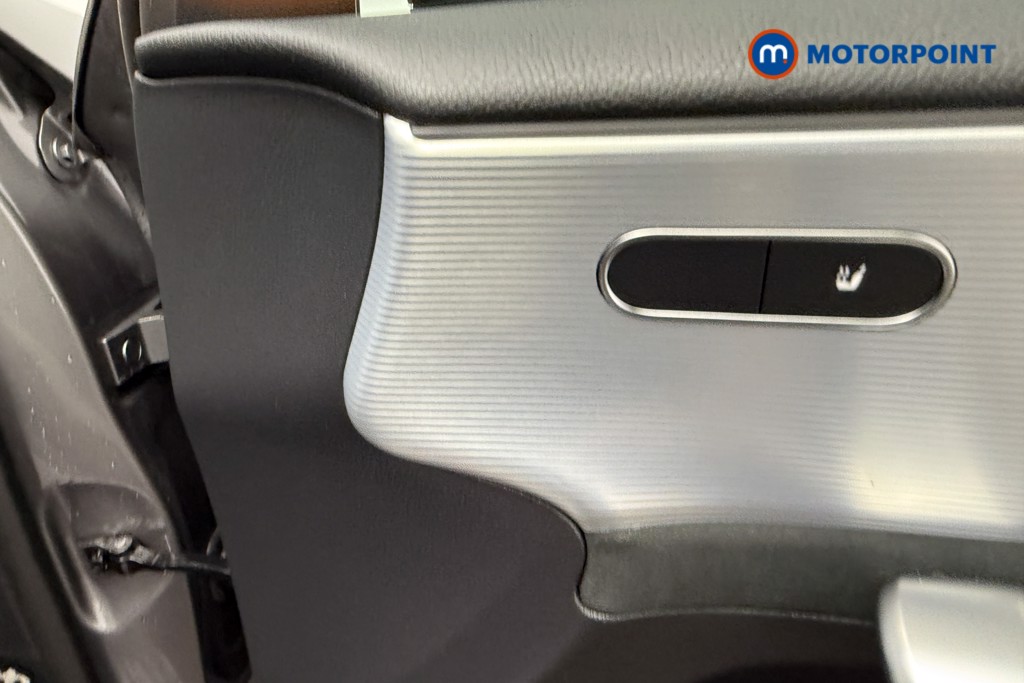 Mercedes-Benz A Class Amg Line Automatic Petrol Hatchback - Stock Number (1619543) - 19th supplementary image