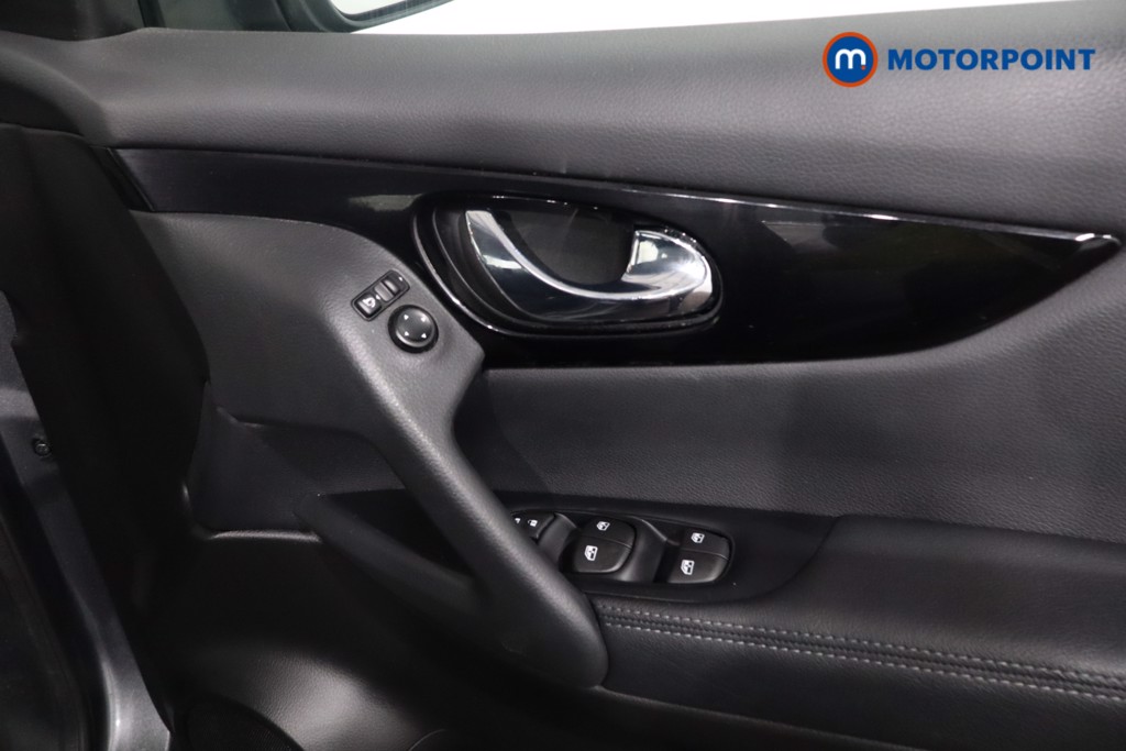 Nissan Qashqai Acenta Premium Manual Diesel SUV - Stock Number (1620132) - 23rd supplementary image