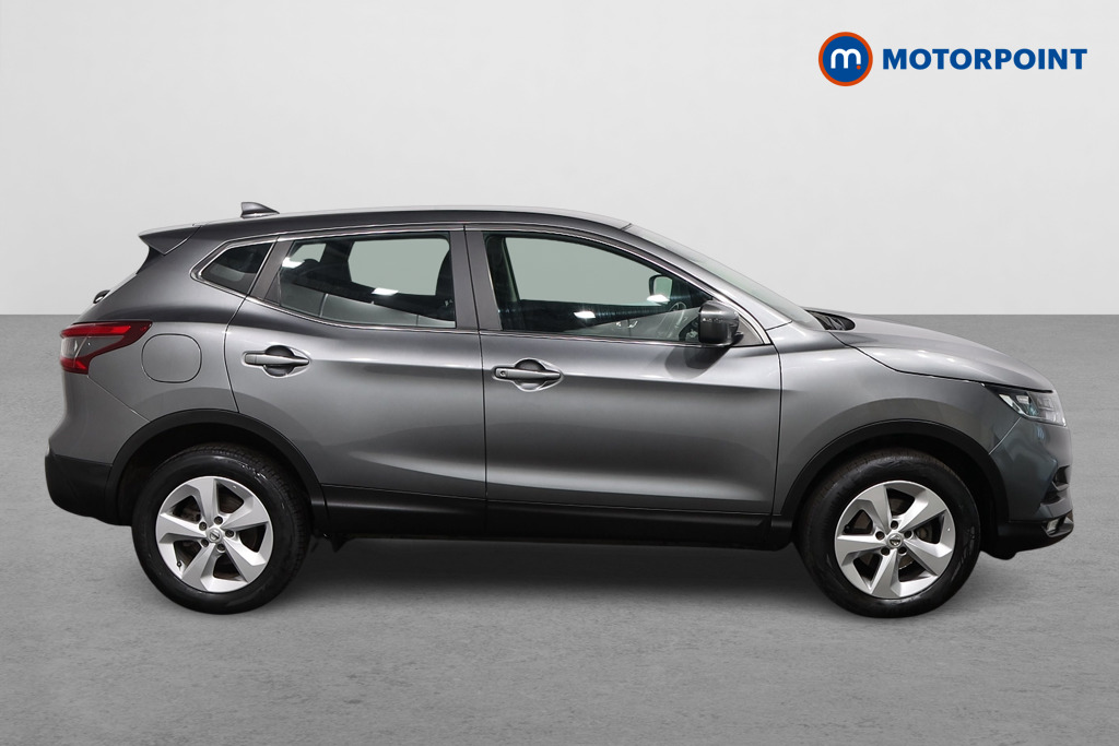 Nissan Qashqai Acenta Premium Manual Diesel SUV - Stock Number (1620132) - Drivers side