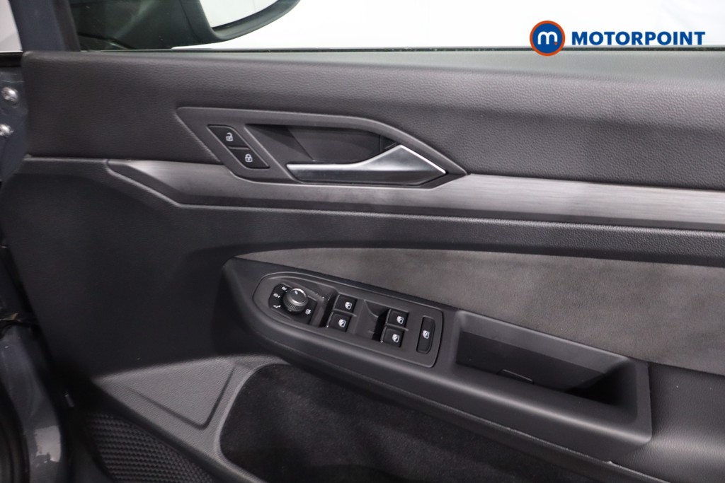 Volkswagen Golf Style Edition Manual Petrol Hatchback - Stock Number (1620161) - 25th supplementary image