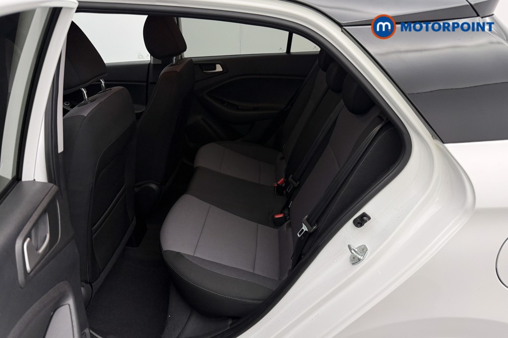 Hyundai I20 Play Manual Petrol Hatchback - Stock Number (1620586) - 4th supplementary image