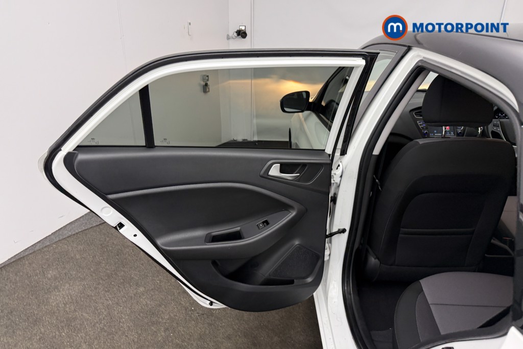 Hyundai I20 Play Manual Petrol Hatchback - Stock Number (1620586) - 5th supplementary image