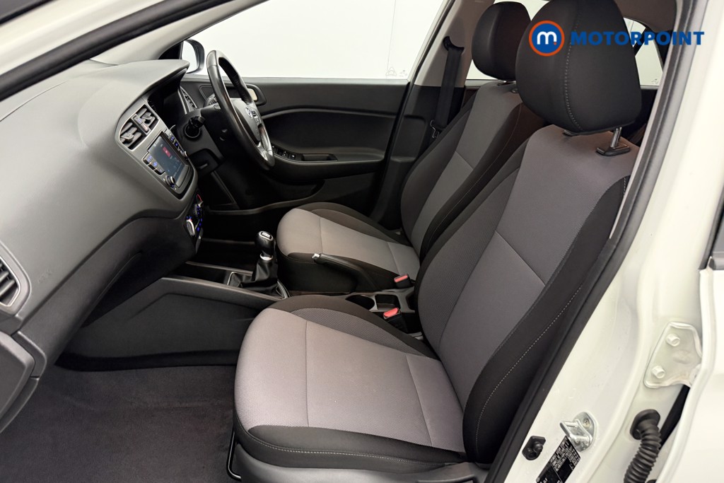 Hyundai I20 Play Manual Petrol Hatchback - Stock Number (1620586) - 1st supplementary image