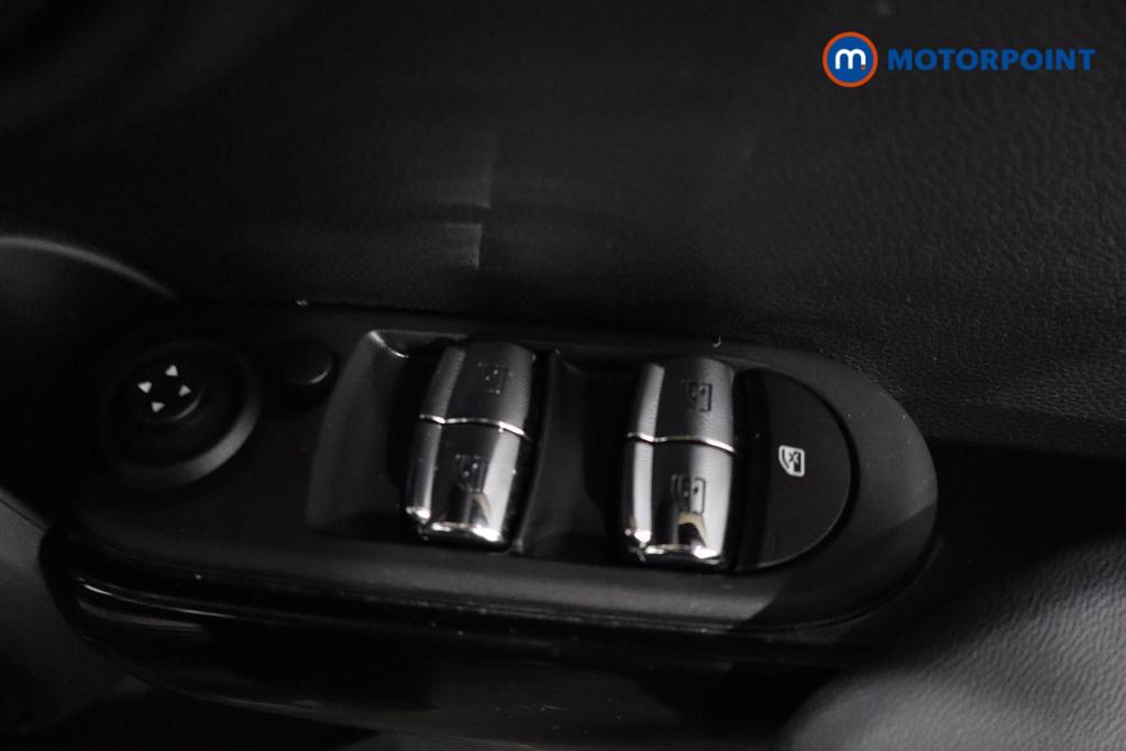 Mini Hatchback Cooper Classic Manual Petrol Hatchback - Stock Number (1620676) - 9th supplementary image