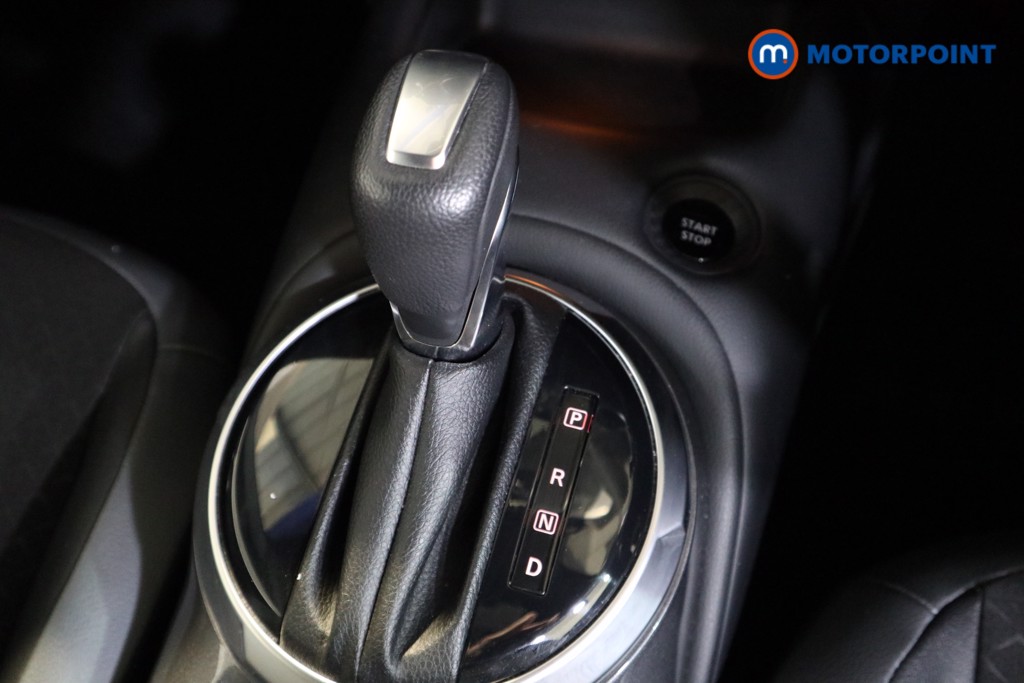 Nissan Juke N-Connecta Automatic Petrol-Electric Hybrid SUV - Stock Number (1620700) - 9th supplementary image