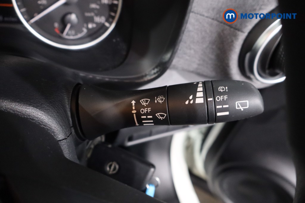 Nissan Juke Acenta Premium Manual Petrol SUV - Stock Number (1621200) - 15th supplementary image