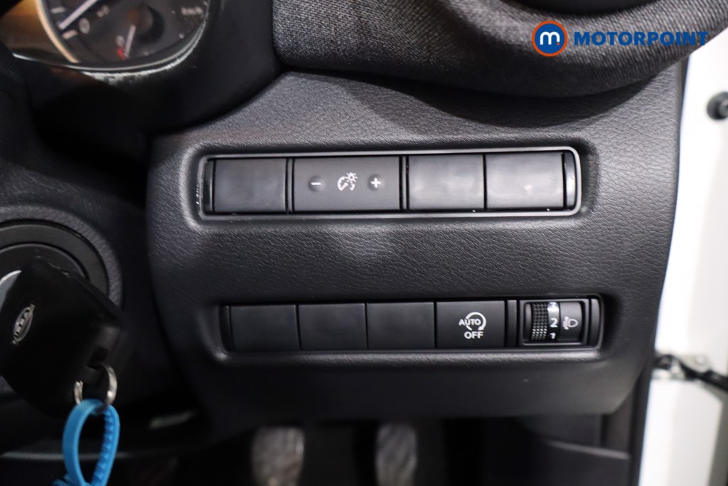 Nissan Juke Acenta Premium Manual Petrol SUV - Stock Number (1621200) - 20th supplementary image