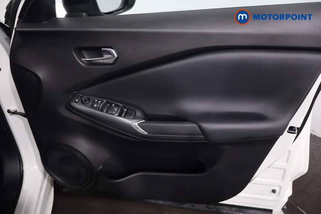 Nissan Juke Acenta Premium Manual Petrol SUV - Stock Number (1621200) - 22nd supplementary image