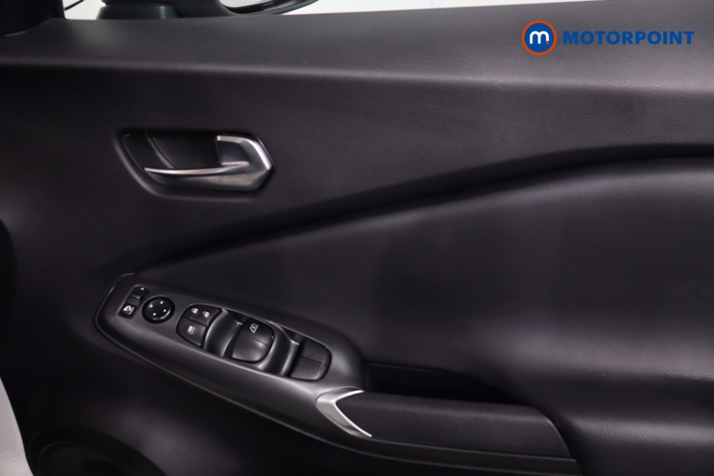 Nissan Juke Acenta Premium Manual Petrol SUV - Stock Number (1621200) - 23rd supplementary image