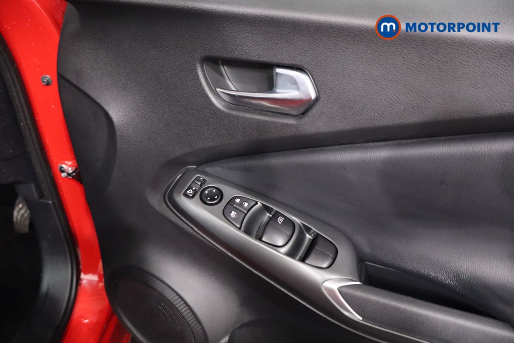 Nissan Juke Acenta Premium Manual Petrol SUV - Stock Number (1621201) - 23rd supplementary image