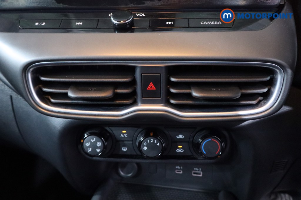 Nissan Juke Acenta Premium Manual Petrol SUV - Stock Number (1621214) - 18th supplementary image