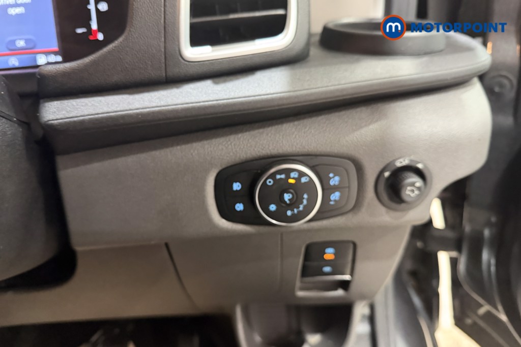 Ford Transit Limited Automatic Diesel Medium Roof Van - Stock Number (1606170) - 4th supplementary image