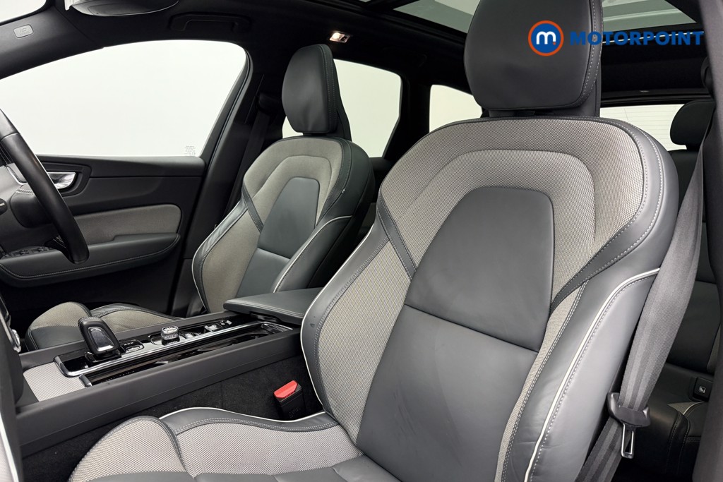 Volvo Xc60 R Design Pro Automatic Diesel SUV - Stock Number (1607509) - 7th supplementary image