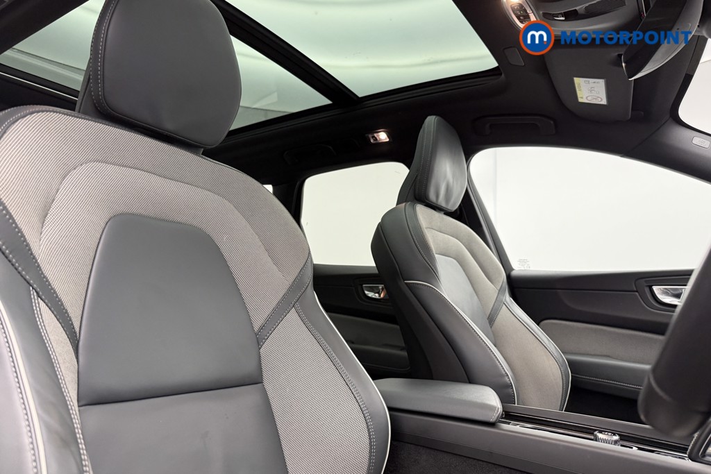 Volvo Xc60 R Design Pro Automatic Diesel SUV - Stock Number (1607509) - 24th supplementary image
