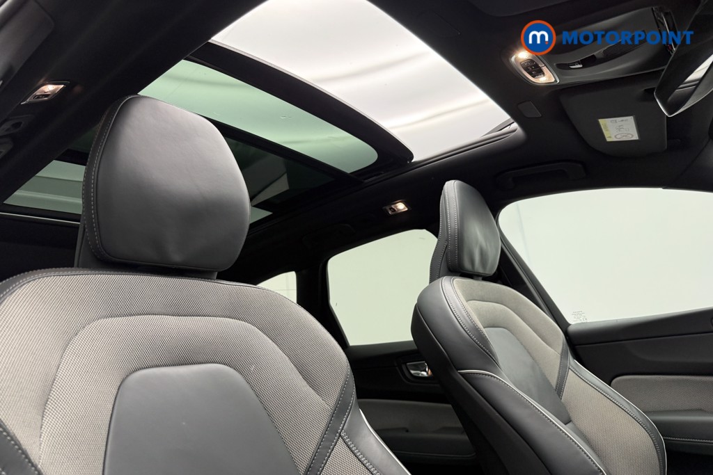 Volvo Xc60 R Design Pro Automatic Diesel SUV - Stock Number (1607509) - 25th supplementary image