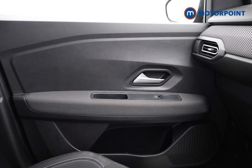 Dacia Sandero Expression Manual Petrol Hatchback - Stock Number (1608382) - 17th supplementary image