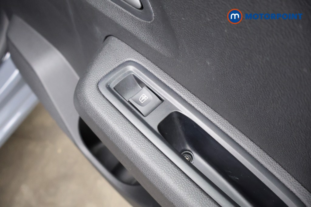 Dacia Sandero Expression Manual Petrol Hatchback - Stock Number (1608382) - 25th supplementary image