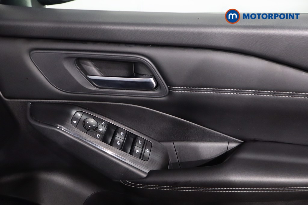 Nissan Qashqai Acenta Premium Automatic Petrol SUV - Stock Number (1610459) - 26th supplementary image