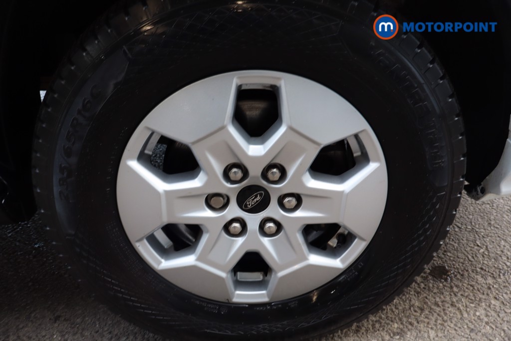 Ford Transit Limited Automatic Diesel Medium Roof Van - Stock Number (1611379) - 9th supplementary image