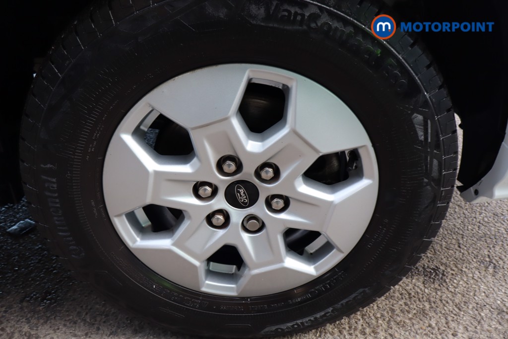 Ford Transit Limited Automatic Diesel Medium Roof Van - Stock Number (1611450) - 9th supplementary image