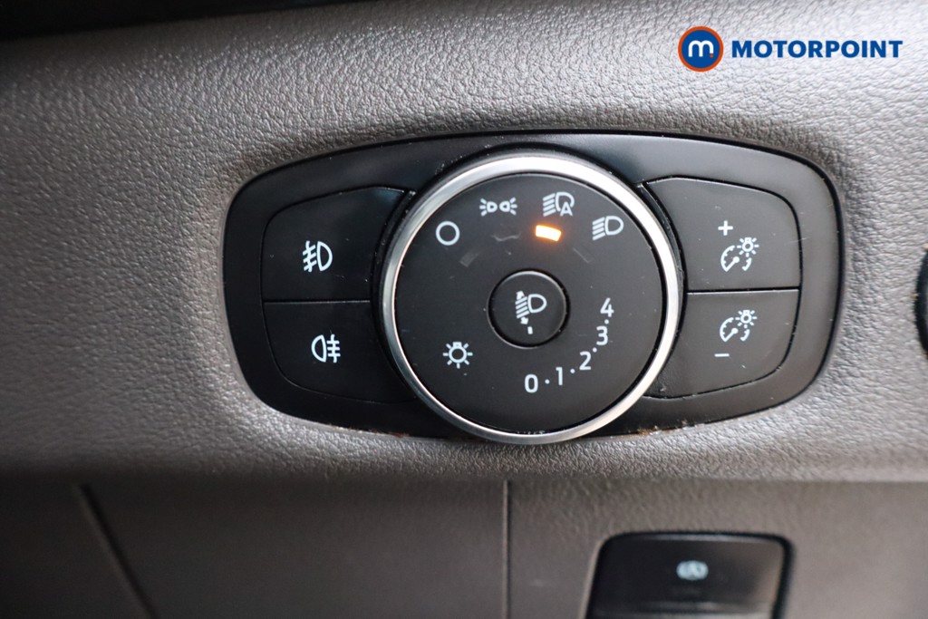 Ford Transit Limited Automatic Diesel Medium Roof Van - Stock Number (1611450) - 13th supplementary image