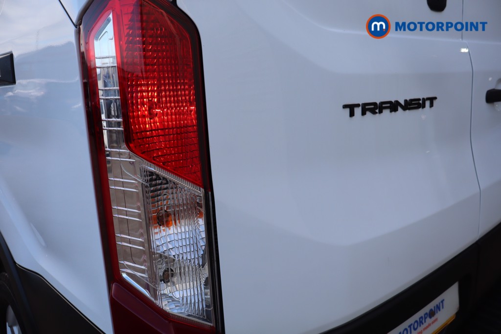 Ford Transit Limited Automatic Diesel Medium Roof Van - Stock Number (1611450) - 32nd supplementary image