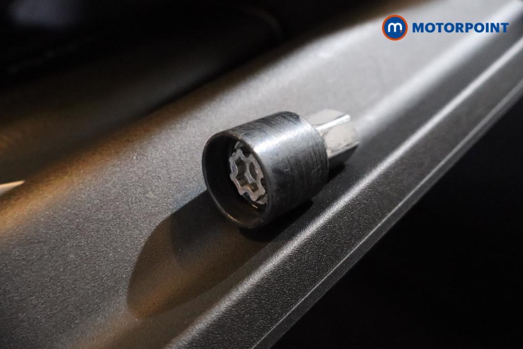 Mercedes-Benz B Class Amg Line Automatic Diesel Hatchback - Stock Number (1613312) - 17th supplementary image