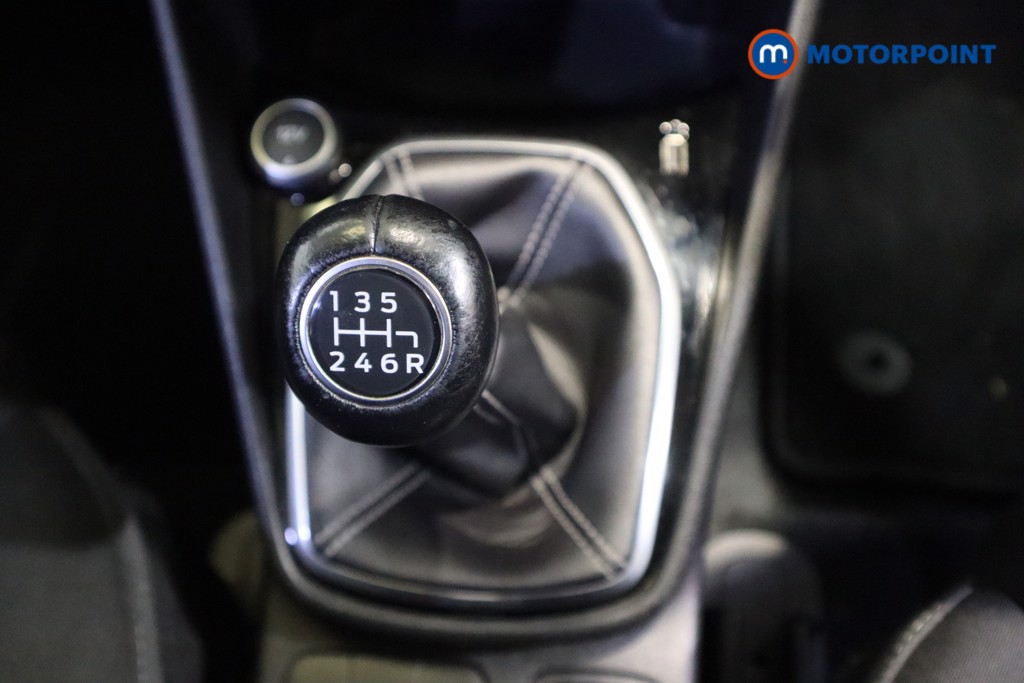 Ford Fiesta Zetec Manual Petrol Hatchback - Stock Number (1614676) - 5th supplementary image