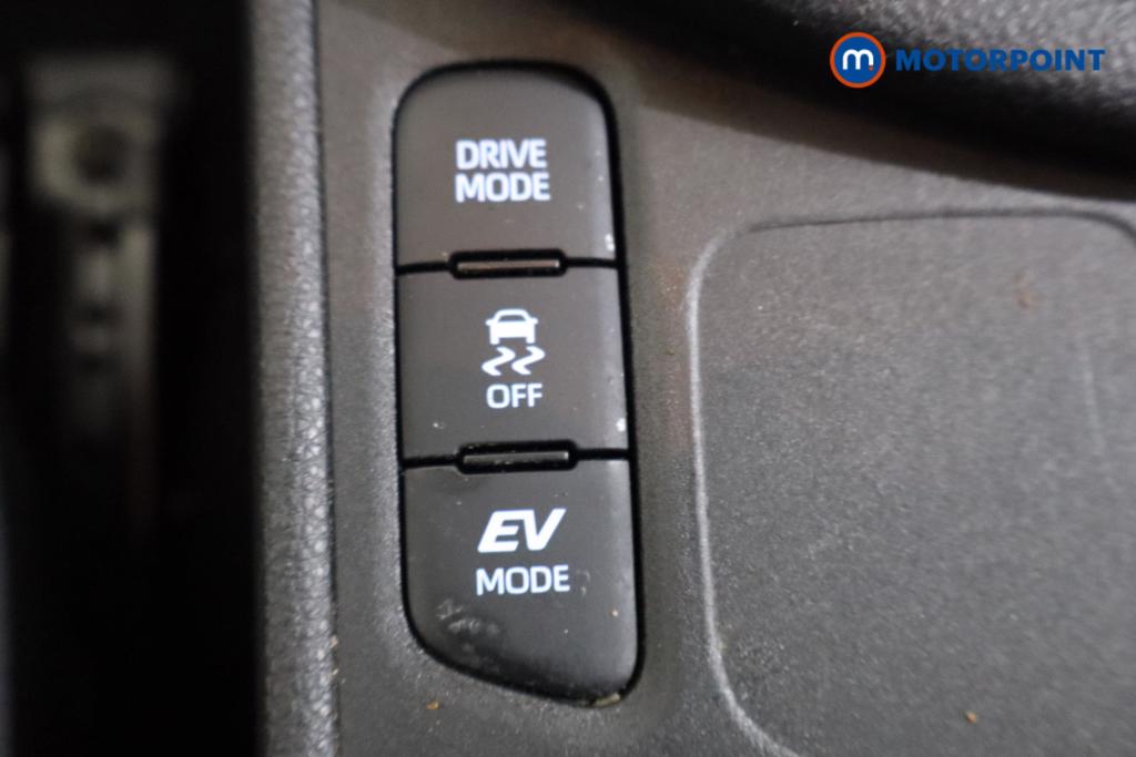 Toyota Yaris Design Automatic Petrol-Electric Hybrid Hatchback - Stock Number (1615129) - 5th supplementary image