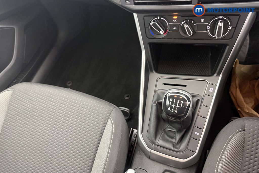 Volkswagen Polo Life Manual Petrol Hatchback - Stock Number (1616457) - 12th supplementary image