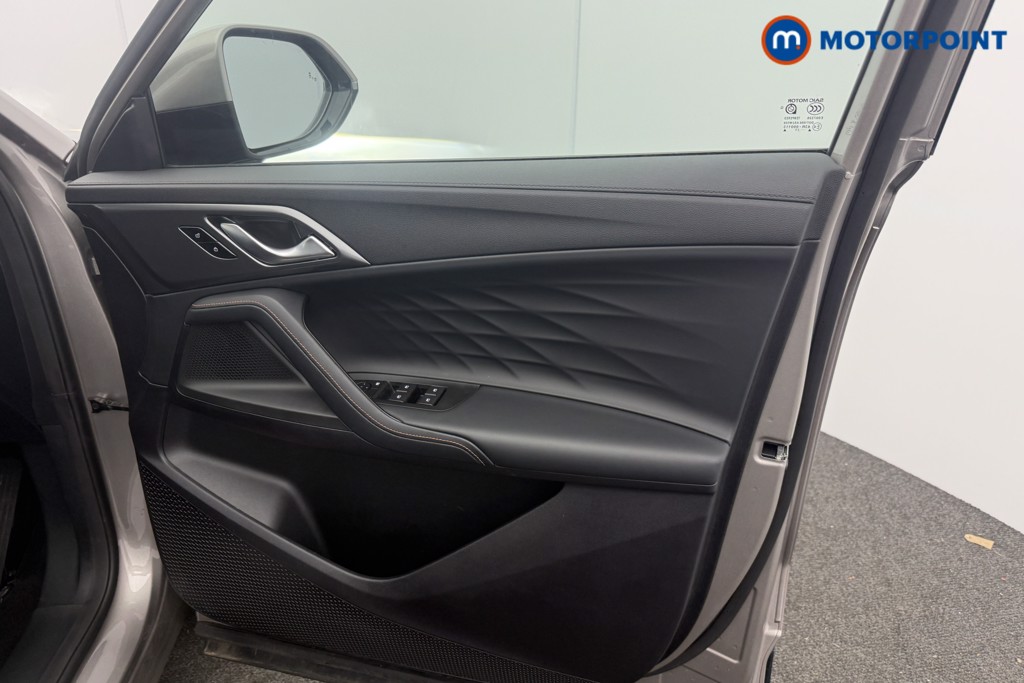 Mg Motor Uk HS SE Automatic Petrol-Electric Hybrid SUV - Stock Number (1616702) - 2nd supplementary image