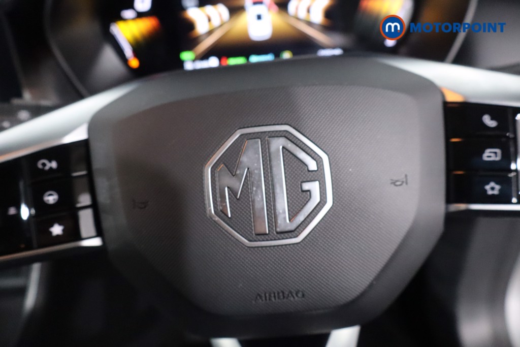 Mg Motor Uk ZS Trophy Automatic Petrol-Electric Hybrid SUV - Stock Number (1616850) - 13th supplementary image