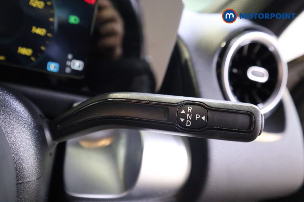 Mercedes-Benz GLB Amg Line Automatic Petrol SUV - Stock Number (1617114) - 13th supplementary image