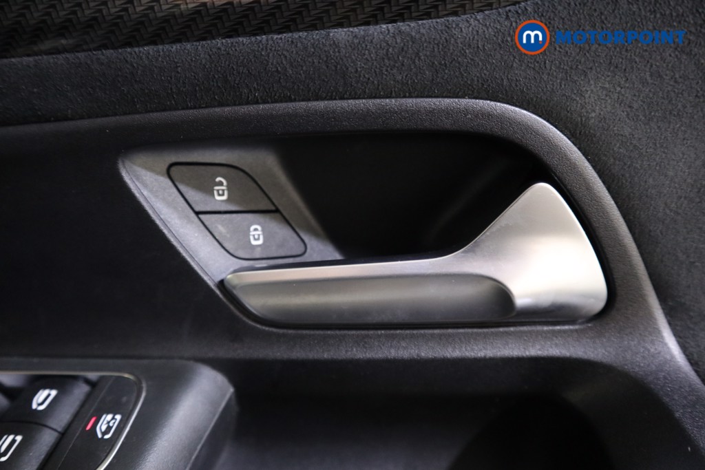 Mercedes-Benz GLB Amg Line Automatic Petrol SUV - Stock Number (1617114) - 15th supplementary image