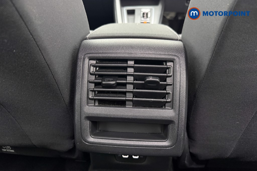 Volkswagen Golf Life Automatic Petrol Hatchback - Stock Number (1617294) - 20th supplementary image