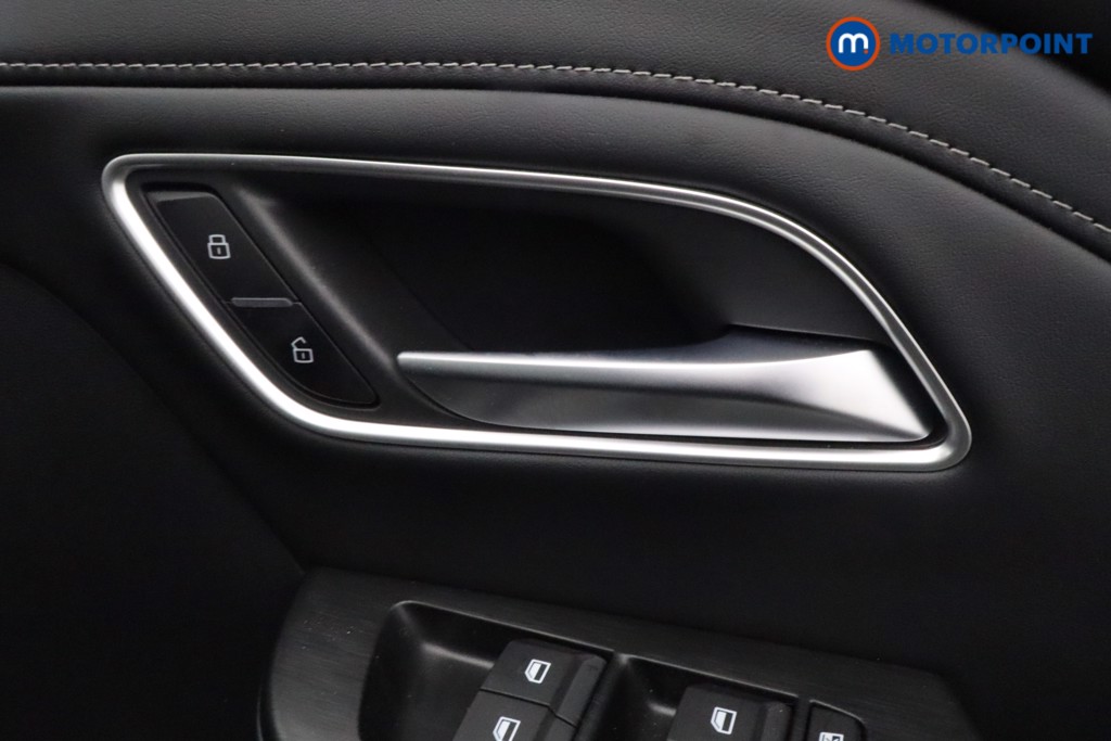 Mg Motor Uk ZS Trophy Automatic Petrol-Electric Hybrid SUV - Stock Number (1617659) - 20th supplementary image